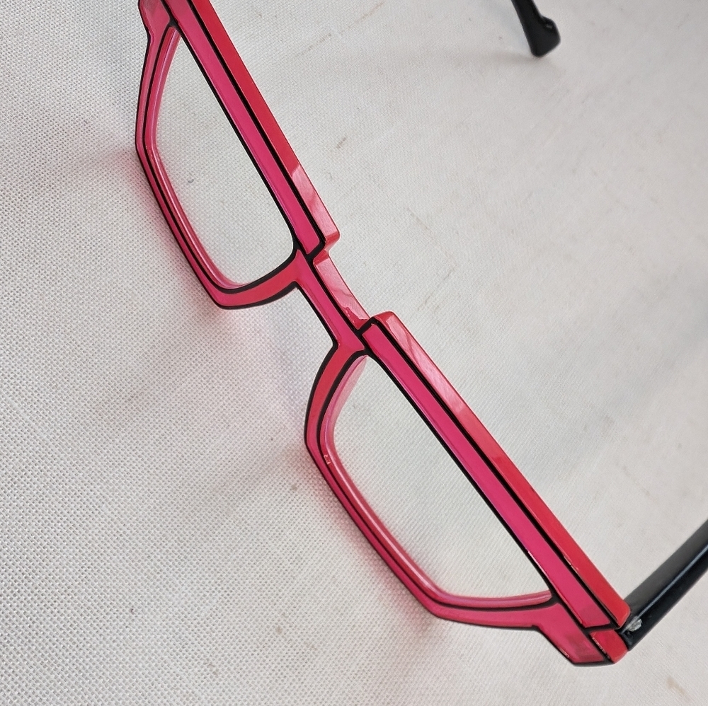 Pop Art Style Fashion Glasses - Picture 3 of 3